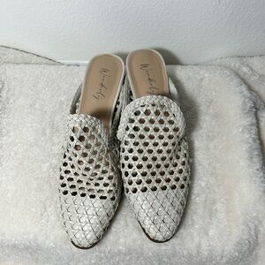 WONDERLY| Women's White Woven Mules| Size 9 1/2